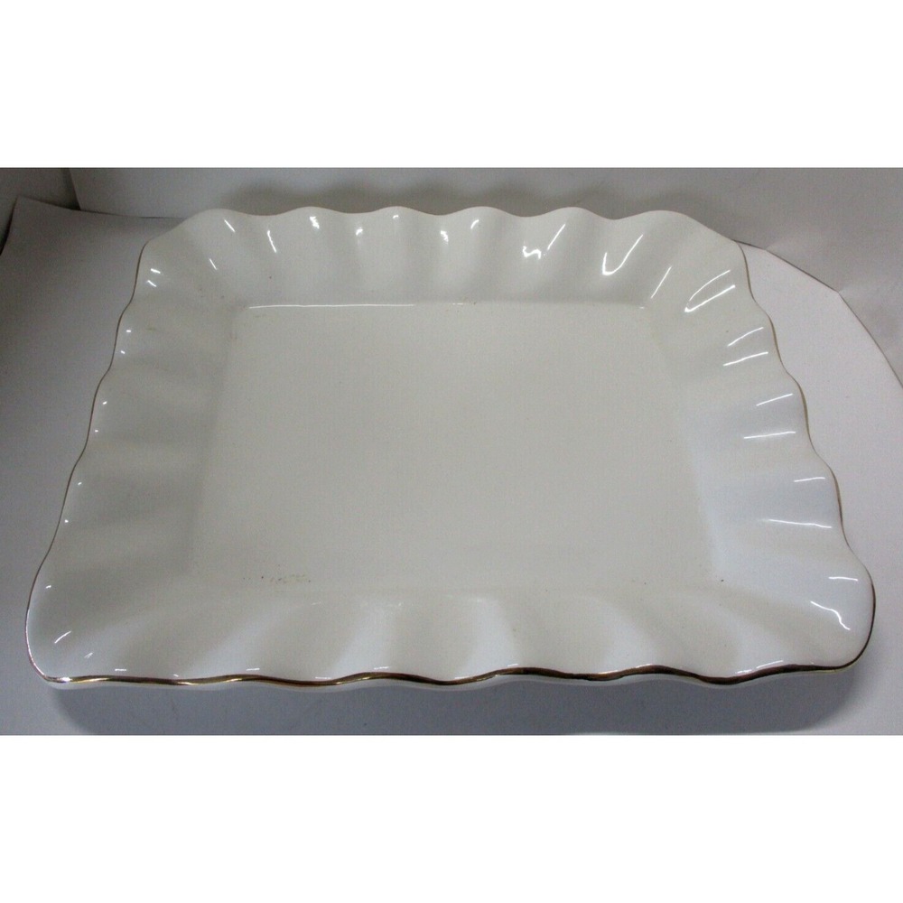 Alco Industries White Ruffled Edge Tray 13.5" x 11.5"